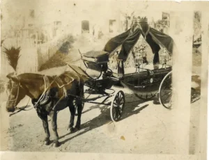 Cotxe fúnebre portat per cavalls - Història Monserdà