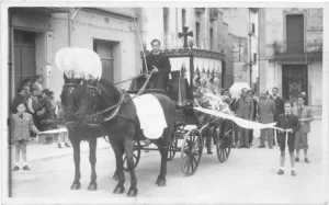 Cotxe fúnebre portat per cavalls - Història Monserdà